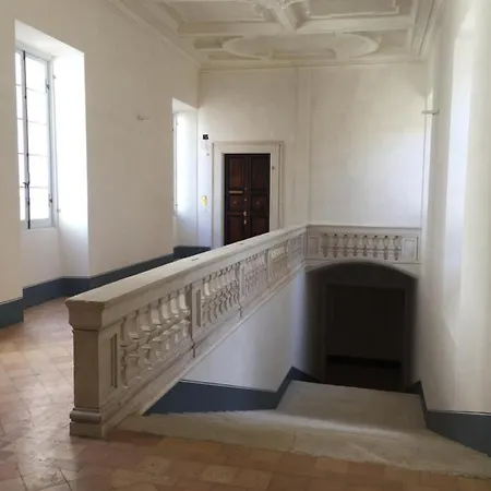 Dom wakacyjny Palazzo Pica Alfieri LʼAquila